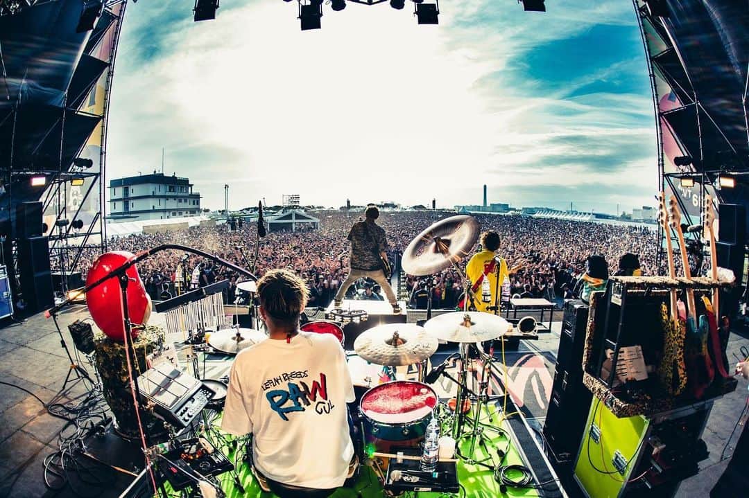 WANIMAのインスタグラム：「2019.5.19(日) ﻿ ﻿ METROCK 2019 大阪編﻿ ﻿ Photo by 小杉歩﻿ ﻿ #WANIMA﻿ #METROCK﻿ #メトロック﻿ #大阪」