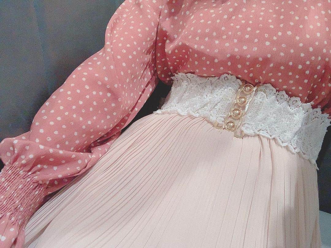 神田風音さんのインスタグラム写真 - (神田風音Instagram)「・ ピンク色の服着てる時はいつもより女の子らしさ増し増しな気がして勝手にテンション上がってる。  ちなみに古着屋さんで買ったベルトがお気に入り。」5月20日 20時01分 - fuune_pdq