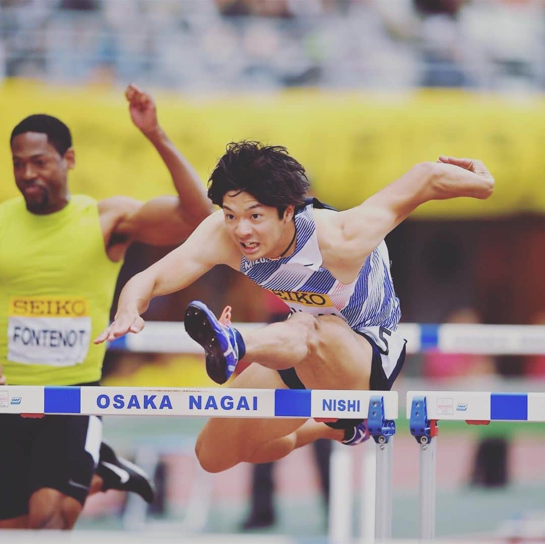 金井大旺のインスタグラム：「ゴールデングランプリ 負けたけどあと少しで良いところまでいけそうな感触があるので頑張って修正します。 あとフライング後の再レースで0.102秒を記録…😳 ©️Agence SHOT #ゴールデングランプリ #セイコーGGP #110mH #Tシャツ焼け #mizuno #MTC #ステップ本店」