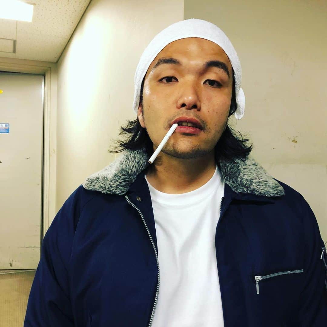 盛山晋太郎さんのインスタグラム写真 - (盛山晋太郎Instagram)「見た目で共感を得よう  #シンパシーボーイ #見た目あるある #久しぶり #100%ジョージア飲んでる奴 #多いときは日に6本 #ジョージアコーヒー」5月20日 20時25分 - morishimc