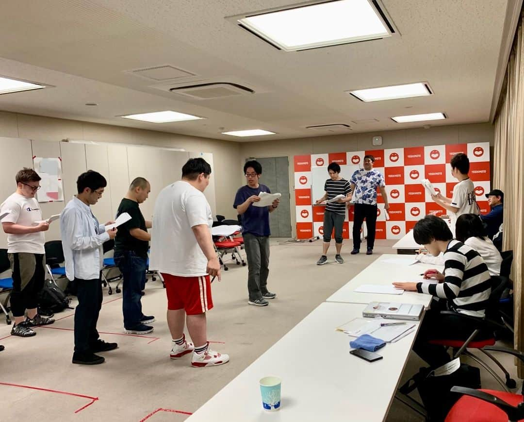 よしもと祇園花月さんのインスタグラム写真 - (よしもと祇園花月Instagram)「明日からの諸見里リーダー週の稽古でした🏓 卓球部の熱いお話です！ ご来場お待ちしております！  #新喜劇 #吉本新喜劇 #諸見里大介 #中條健一 #前園健太 #玉置洋行 #小西武蔵 #祐代朗功 #カバ #本山悠#松元政唯 #けんたくん #末成由美　 #山本奈臣実 #湯澤花梨 #卓球 #よしもと祇園花月 #祇園花月 #稽古 #しゃししゅしぇしょ #サ行 #感情」5月20日 20時18分 - gionkagetsu