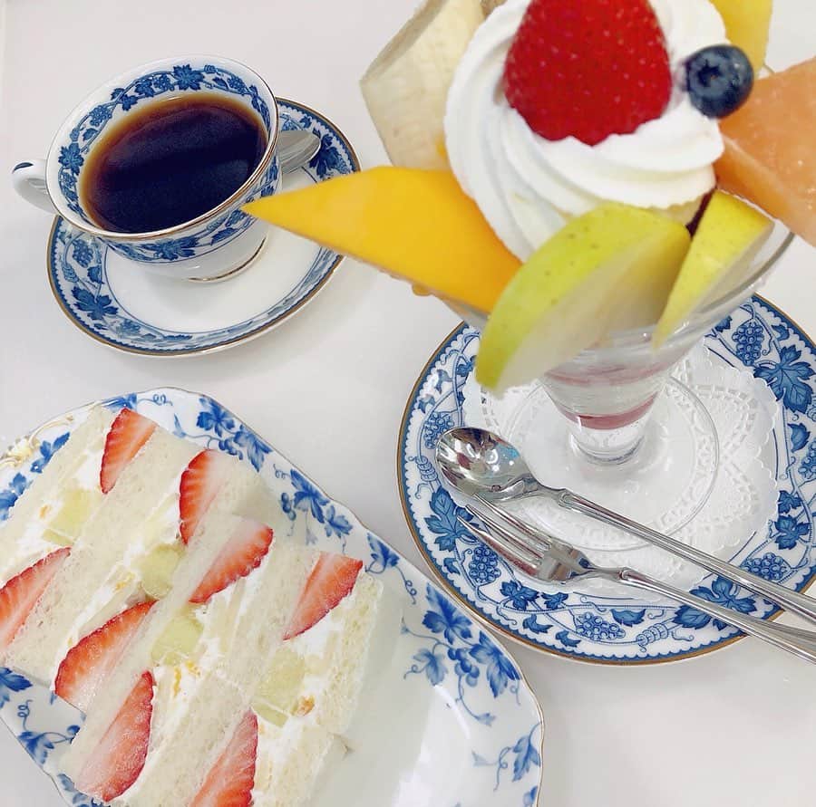 悠花さんのインスタグラム写真 - (悠花Instagram)「フルーツサンド🍓🍊 ・ #フルーツサンド#sweets#model#悠花#松尾悠花#haruka#instagood #lol#food#Love#enjoy」5月20日 20時34分 - haruka_217_