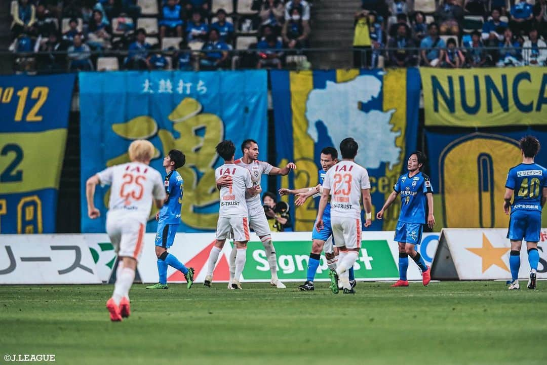 Ｊリーグさんのインスタグラム写真 - (ＪリーグInstagram)「Play Back JLEAGUE⚽️📸﻿﻿﻿﻿﻿ ﻿﻿﻿﻿﻿ 🏆#明治安田生命Ｊ１リーグ 第１２節﻿﻿ 印象的なシーンをプレイバック🔥﻿﻿﻿﻿﻿ ﻿﻿﻿﻿﻿ #Ｊリーグ ﻿﻿﻿﻿﻿ #jleague﻿﻿﻿﻿﻿ ﻿ #鹿島アントラーズ #白崎凌兵 #土居聖真 #ガンバ大阪 #サガン鳥栖 #横浜Fマリノス #李忠成 #湘南ベルマーレ #梅崎司﻿ #川崎フロンターレ #レアンドロダミアン #清水エスパルス #ジュビロ磐田 #アダイウトン #FC東京 #小川諒也 #久保建英 ﻿ #soccer #サッカー﻿ #soccerphotography #⚽️」5月20日 20時52分 - jleaguejp