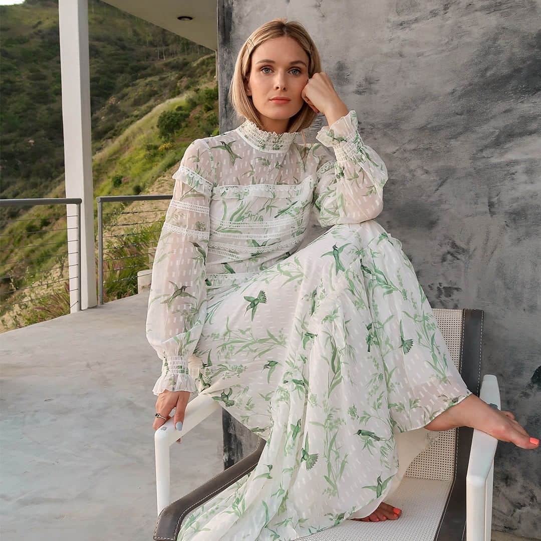 Ted Bakerさんのインスタグラム写真 - (Ted BakerInstagram)「Sitting pretty in HHARIET (Fortune lace trim maxi dress: HHARIET)」5月20日 21時00分 - tedbaker