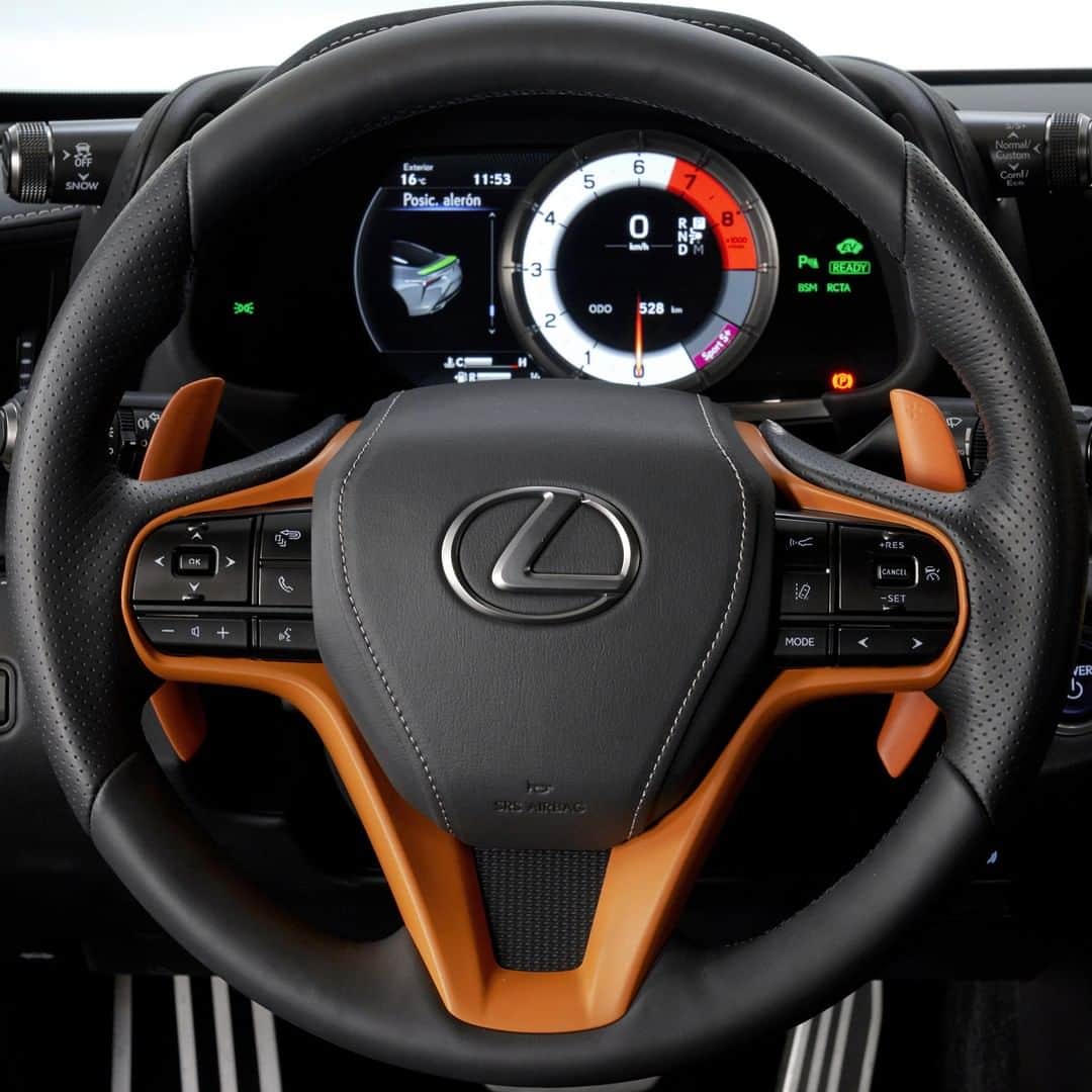 Lexus UKさんのインスタグラム写真 - (Lexus UKInstagram)「Would you get behind the wheel of the Space Orange #LexusLC Matte Prototype?  #Design #CarDesign #Automotive #Lexus #Orange #LexusConcept #CarsofInstagram」5月20日 21時00分 - lexusuk