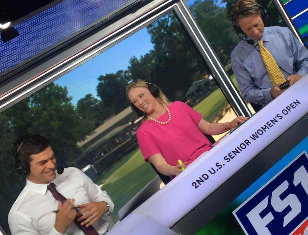 モーガン・プレッセルさんのインスタグラム写真 - (モーガン・プレッセルInstagram)「This year’s #USSeniorWomensOpen is in the books! Fun week calling the action on Fox - definitely a little different and uncomfortable being in front of the camera without a club in my hand! So interesting to learn more about this side of the business. Thanks @bfaxon @shanebacon @nicolecastrale @brettcquigley and Mark Loomis for coaching and encouraging me through the weekend! Thanks @baybee_cottone for the fab hair/makeup and for these shots of us on set. Enjoyed stepping outside my comfort zone and thankful to everyone at @foxsports for the opportunity! And of course a massive congrats to @alfredssonhelen on an impressive performance this week - way to go champ!!」5月20日 20時55分 - mpressel