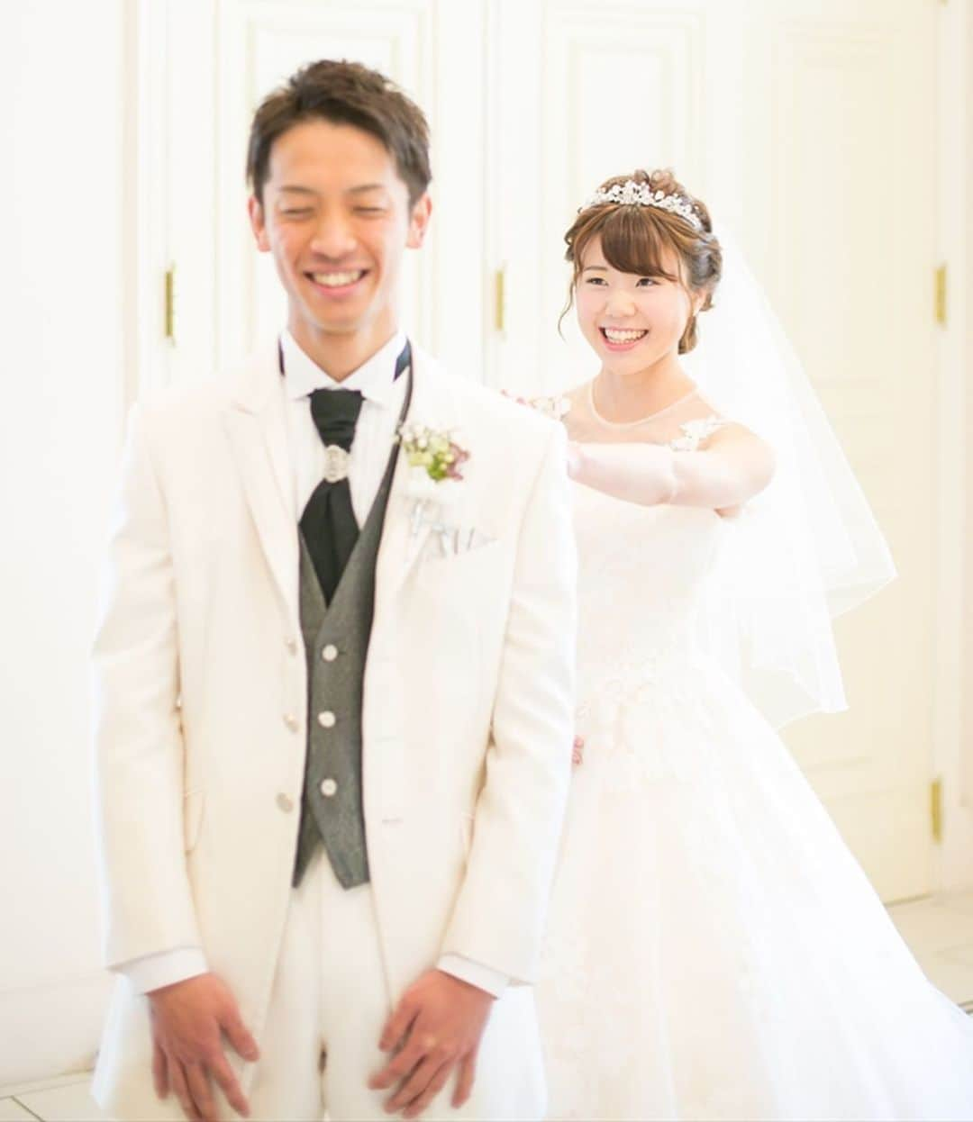 ベストブライダル公式さんのインスタグラム写真 - (ベストブライダル公式Instagram)「@bestbridal.jp 💒 ベストブライダルの花嫁さんは #ベストブライダル花嫁 #BB花嫁 にお写真を投稿してください♩ . . 会場名：#星ヶ丘アートグレイスクラブ @artgraceclub . . こちらのお写真は星ヶ丘アートグレイスクラブで挙式をされた花嫁さま💍✨ . 自然光が差し込むナチュラルな会場にピッタリの、淡いピンクの #色打掛 が印象的です🌸 . ふんわりと温かく、優しい雰囲気がとっても可愛いですよね🎵✨ . 淡いカラーの和装スタイルなら、ナチュラルな会場にもマッチします🌸 #和装 をされたい花嫁さんは是非参考にしてみてください💕 . また、この他のお写真もとっても素敵なので、是非スワイプしてみてくださいね💓 . . ＼ウェディングフォト募集中❤️／ . 当アカウントでリグラムOKなベストブライダルの卒花嫁orプレ花嫁の皆様は、 #ベストブライダル花嫁 もしくは  #BB花嫁 のハッシュタグをつけて投稿をお願いします💕 . . ※BB花嫁に投稿があったお写真をリグラムする際は個別にご連絡は行っておりません🙇予めご了承ください＊* . . ＝＝＝＝＝＝＝＝＝＝＝＝ 💒ベストブライダルとは？ ＝＝＝＝＝＝＝＝＝＝＝＝ . ＊アートグレイス ＊セントグレース ＊アプローズスクエア ＊ストリングス ＊アフロディテ . など、全国（東京、横浜、浦安、千葉、仙台、名古屋、大阪、京都）でゲストハウスを運営し、多くのお客様の人生の節目となるウエディングを手がけています💕 . また、多くのお客様にお帰りいただけるレストラン、ホテルもご用意しています🍴 . . 💒【各会場のアカウントについて】 私たちの会場は @bestbridal.jp のフォロ一覧からご覧頂けます✨ . 💐【ブライダルフェアの予約について】 各会場のアカウントのプロフィールURL🔗にある会場HPからご予約いただけます✨ . . ＝＝＝＝＝＝＝＝＝＝＝＝ 💗たくさんの、LOVEを届けよう ＝＝＝＝＝＝＝＝＝＝＝＝ . #たくlove 私たちのブランドスローガンは「たくさんの、LOVEを届けよう」💕 . お客様との出会いは、一生における祝福の瞬間を祝う、始まりです。 . 私たちはお客様との出会いを大切に、おふたりの人生を祝福し続ける存在でありたいと考えています🕊 . ベストブライダルは、世の中で1番、たくさんのLOVEが届く瞬間をお祝いする企業を目指します♡ . . . #結婚式 #花嫁 #プレ花嫁 #白無垢 #結婚式準備 #ウェディング #ウエディング #和装前撮り #日本中のプレ花嫁さんと繋がりたい  #婚約 #プロポーズ #結婚式場 #結婚式レポ  #2019春婚 #2019秋婚 #2020春婚 #ナチュラルウェディング #ウェディングフォト #プレ花嫁準備  #和婚」5月20日 20時55分 - bestbridal.jp