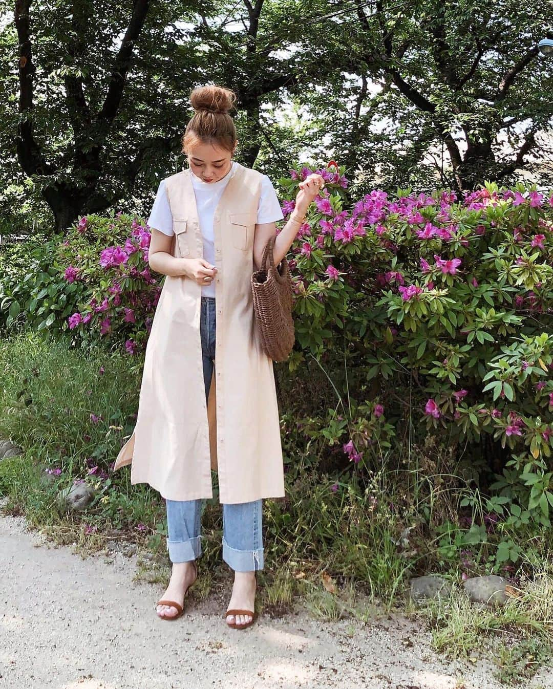 nanaさんのインスタグラム写真 - (nanaInstagram)「ㅤ ㅤ 2019.5.20 Mon #nanacoordinate 𓇼 ななコ 🐼ㅤ ㅤ ㅤ beige 𓇬 denim 𓂅 blogに詳しく書きます✎*。 ━━━━━☞blogへはtopからﾄﾍﾞﾏｽ𓅩𓂃 ㅤㅤ ㅤ ㅤ 遂に出た𓀠𓀠𓀠 大心友の @happy_acoaco の懇親のお洋服❤︎ @happy_acoaco × @aimohajapan ｺﾗﾎﾞの 4way ｻﾌｧﾘﾜﾝﾋﾟｰｽ𓂅 ㅤ ﾒﾁｬﾒﾁｬあこたんらしくて好き❤︎ ㅤ まずは縦長効果のｽﾀｲﾙｱｯﾌﾟを狙い ﾛﾝｸﾞｼﾞﾚとしてﾃﾞﾆﾑとﾋｰﾙｻﾝﾀﾞﾙで女っぽに𓁇 次はﾜﾝﾋﾟで着るって決めてる❤︎ ㅤ ㅤ ﾜﾀｼのｺﾗﾎﾞﾜﾝﾋﾟ同様に @parte_official ｶﾗ購入できる𓂬𓂬*° ㅤ ㅤ ㅤ ㅤ 昨日洗濯物干してたら 軽いｷﾞｯｸﾘ腰になりました𓀿 ㅤ ㅤ ㅤ ㅤ ㅤ ㅤ #aimoha #denim #partegram #sandals #サンダル #todayful #uniqlo #outfit #fashion #ootd #ジレ #大人カジュアル  #locari mery  #beaustagrammer  #シンプルコーデ #プチプラコーデ  #mineby3mootd #instafashion #fashionblogger #fashionista #데일리록 #코디 #옷스타그램 #멋스타그램 #穿搭 #오오티디  #패션스타그램일상 #楽天roomに載せてます #roomインフルエンサー」5月20日 21時01分 - nanapanda517