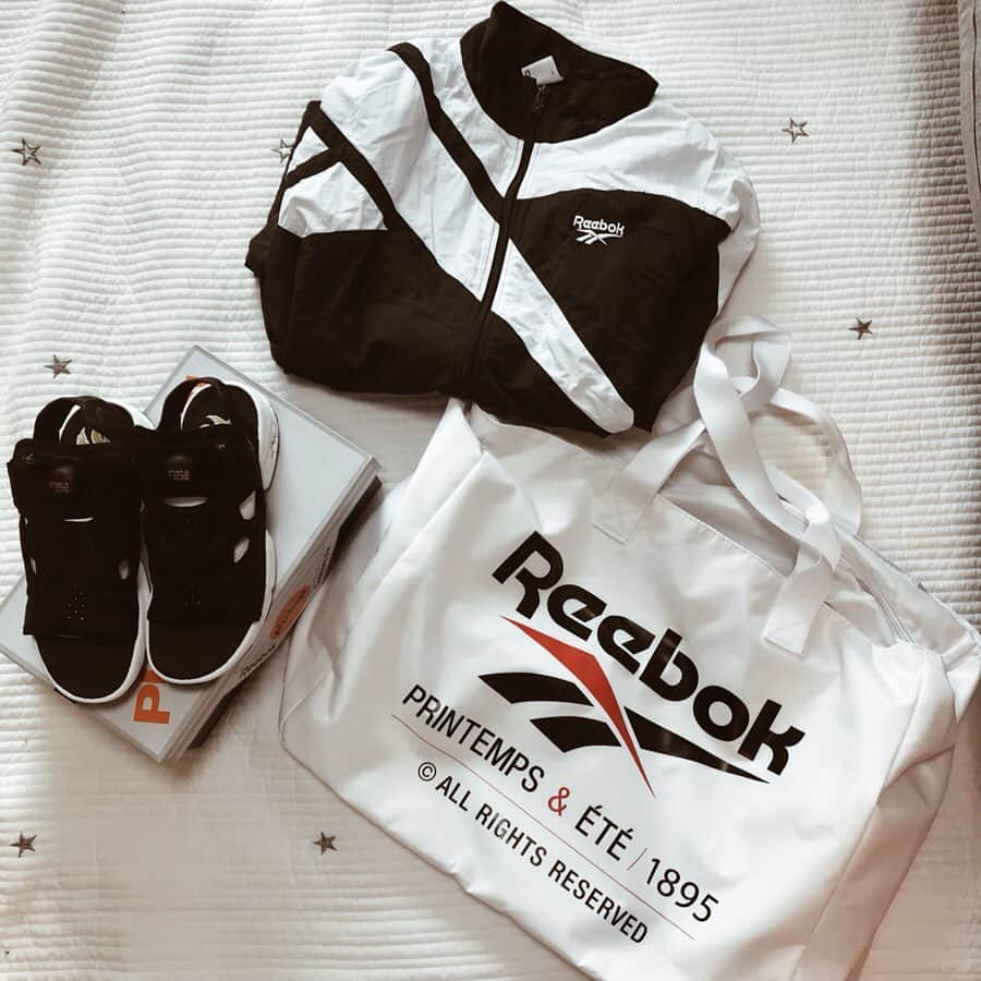 クロさんのインスタグラム写真 - (クロInstagram)「Reebok Lover😚💕💕💕 リーボックのシューズがほんっとに歩きやすくて、 「どこまでも歩いて行けそう〜☺️🤘🏽」っていっっつも思いながら歩いてる👟♩. . @reebokclassicjp @reebokjp  #Reebok #リーボック #インスタポンプフューリー #instaponpfury」5月20日 21時05分 - kuro_risa