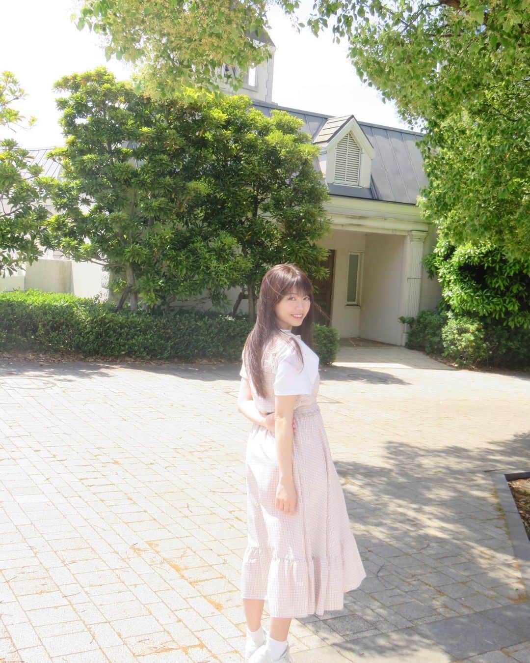 嶋村瞳さんのインスタグラム写真 - (嶋村瞳Instagram)「. 【TV出演情報】 テレビ朝日「林修の今でしょ！講座」（再現VTR） 5月21日（火）19:00〜20:54 正しい座り方の再現VTRに出演します。ちょいちょい映ると思うので最後まで見てくださいね🙇‍♀️💓 . #model #picoftheday #ootd #ootdfashion  #make #fashion #instagood #instalike  #beautiful #instapic #instafashion #セミロング #似合わせカット #ヘアアレンジ #小顔ヘア #小顔 #美白 #美肌 #黒髪 #メイク #ボートレース #リポーター #グラビアアイドル #ダイエット #トレーニング #モデル #撮影会 #お花 #flower」5月20日 21時22分 - hitomi_shimamura_official