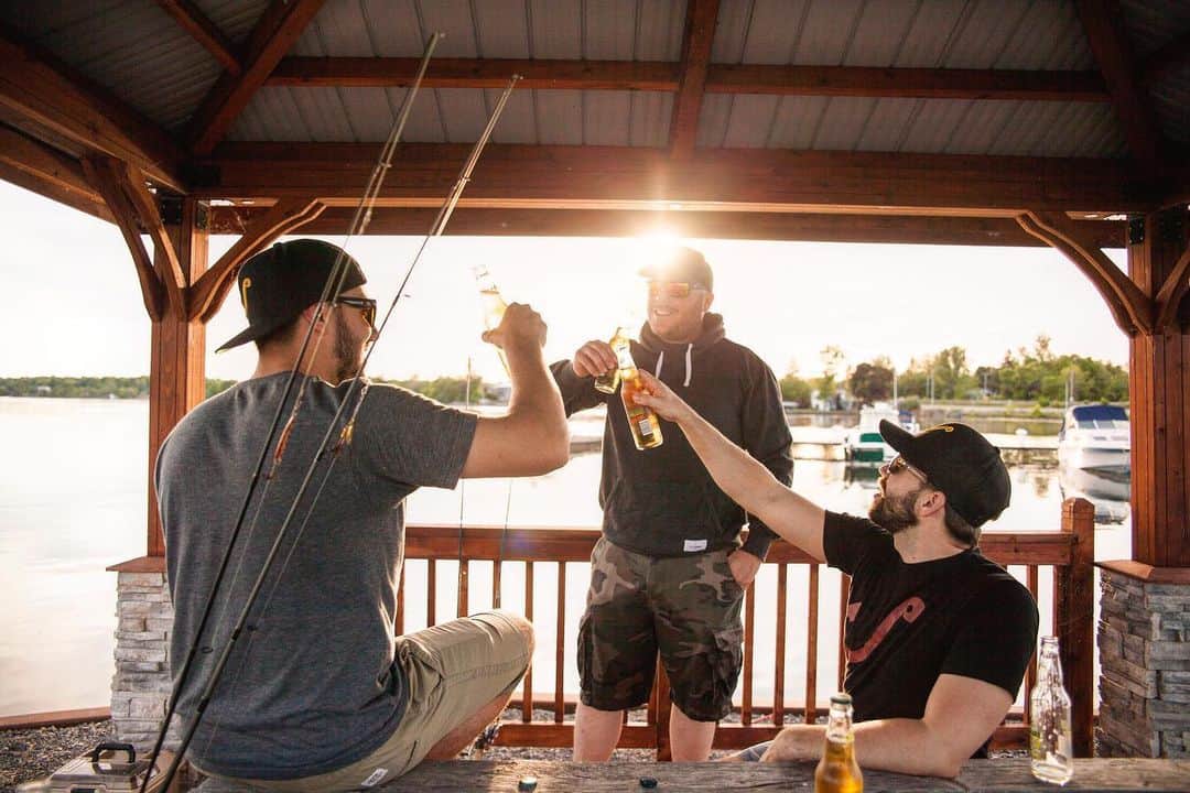 Hook Sinker Apparelのインスタグラム：「Cheers to a great long weekend to kick off summer! 🤙🍻☀️ HOOKSINKER.shop . . . . #hooksinkerapparel #hooksinker #gopro #fishing #rippinlips #tightlines #catchandrelease #bassfishing #fishingclothing #tightlines #whatgetsyououtdoors #lakelife #saltlife #onthewater #lunkers #lunkerville #fishingdaily #bass #fishinglife #fish #fishlife #anglerapproved #linebreakers #basscartel #fisherman #snook #funnyfishing #may24 #funny #longweekend #may」