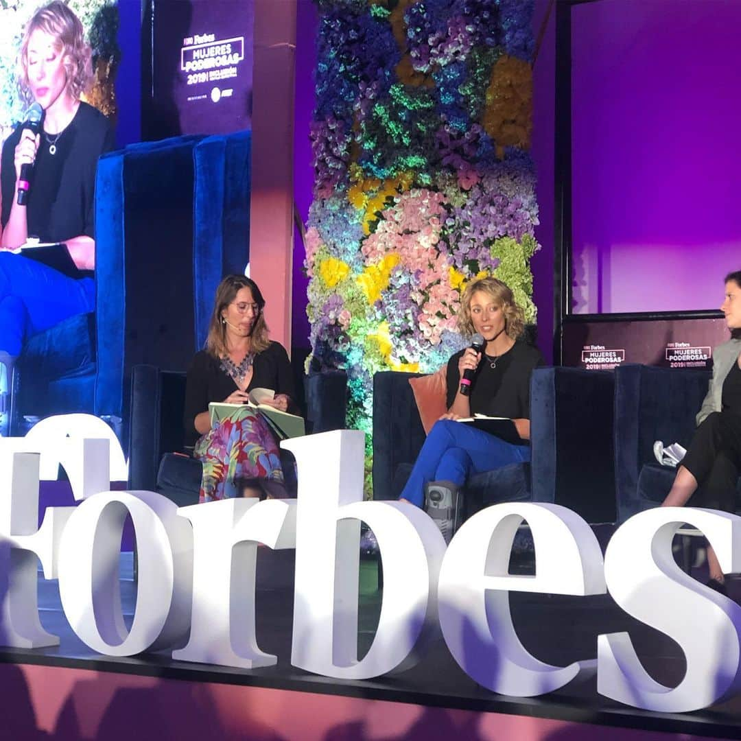 バネッサ・ハッペンコゼンさんのインスタグラム写真 - (バネッサ・ハッペンコゼンInstagram)「Foro Forbes Mujeres Poderosas 2019.  Me encantó platicarles y compartirles mi punto de vista! Gracias por la invitación 😃」5月21日 7時36分 - vanehupp