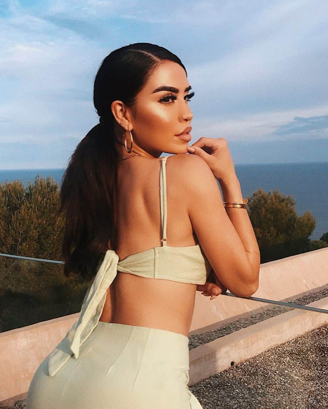 iluvsarahiiさんのインスタグラム写真 - (iluvsarahiiInstagram)「My highlight actually requested for me to take a photo, golden hour wasn’t playing ✨#iluvsarahii #merciermoments」5月21日 7時58分 - iluvsarahii