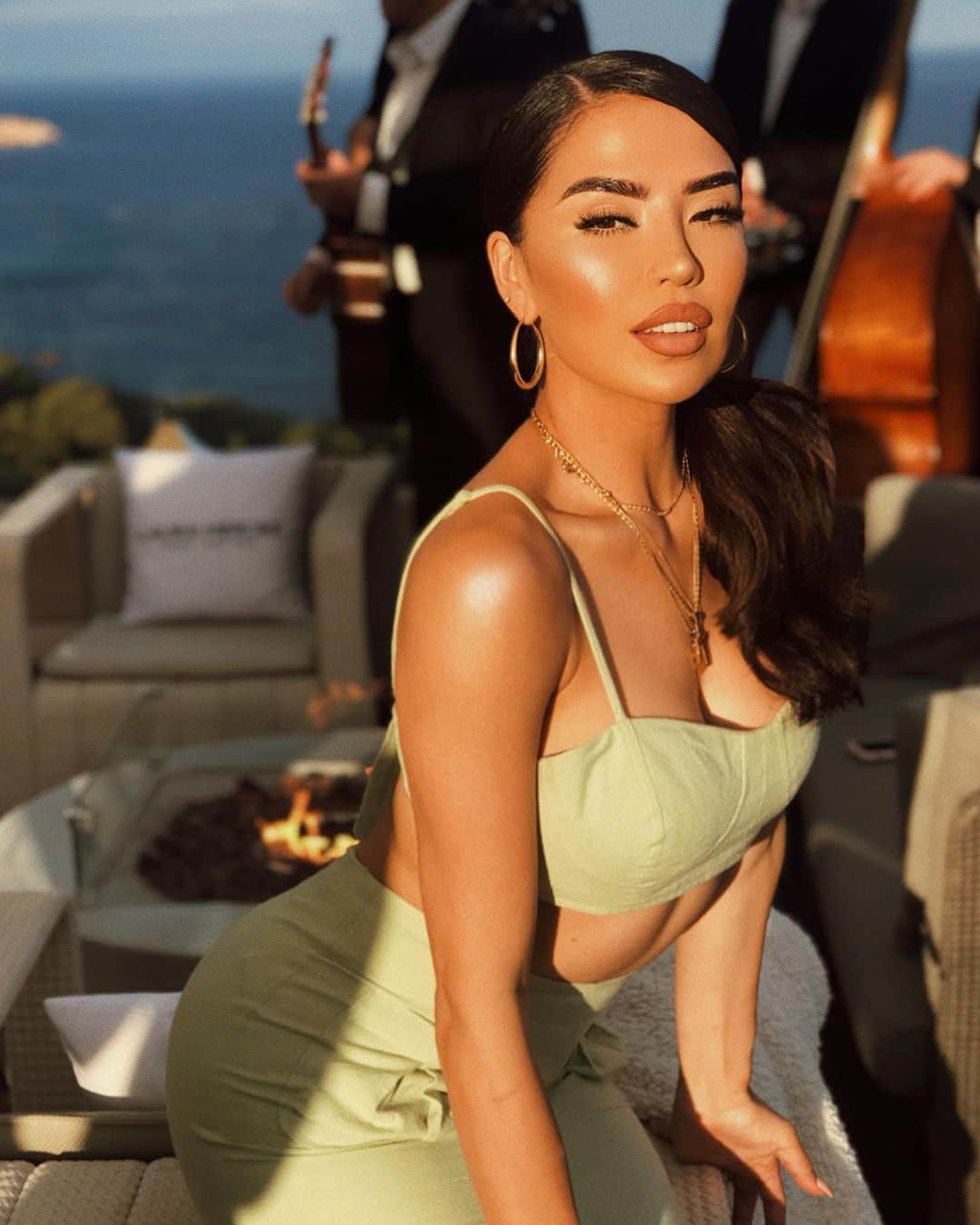 iluvsarahiiさんのインスタグラム写真 - (iluvsarahiiInstagram)「My highlight actually requested for me to take a photo, golden hour wasn’t playing ✨#iluvsarahii #merciermoments」5月21日 7時58分 - iluvsarahii