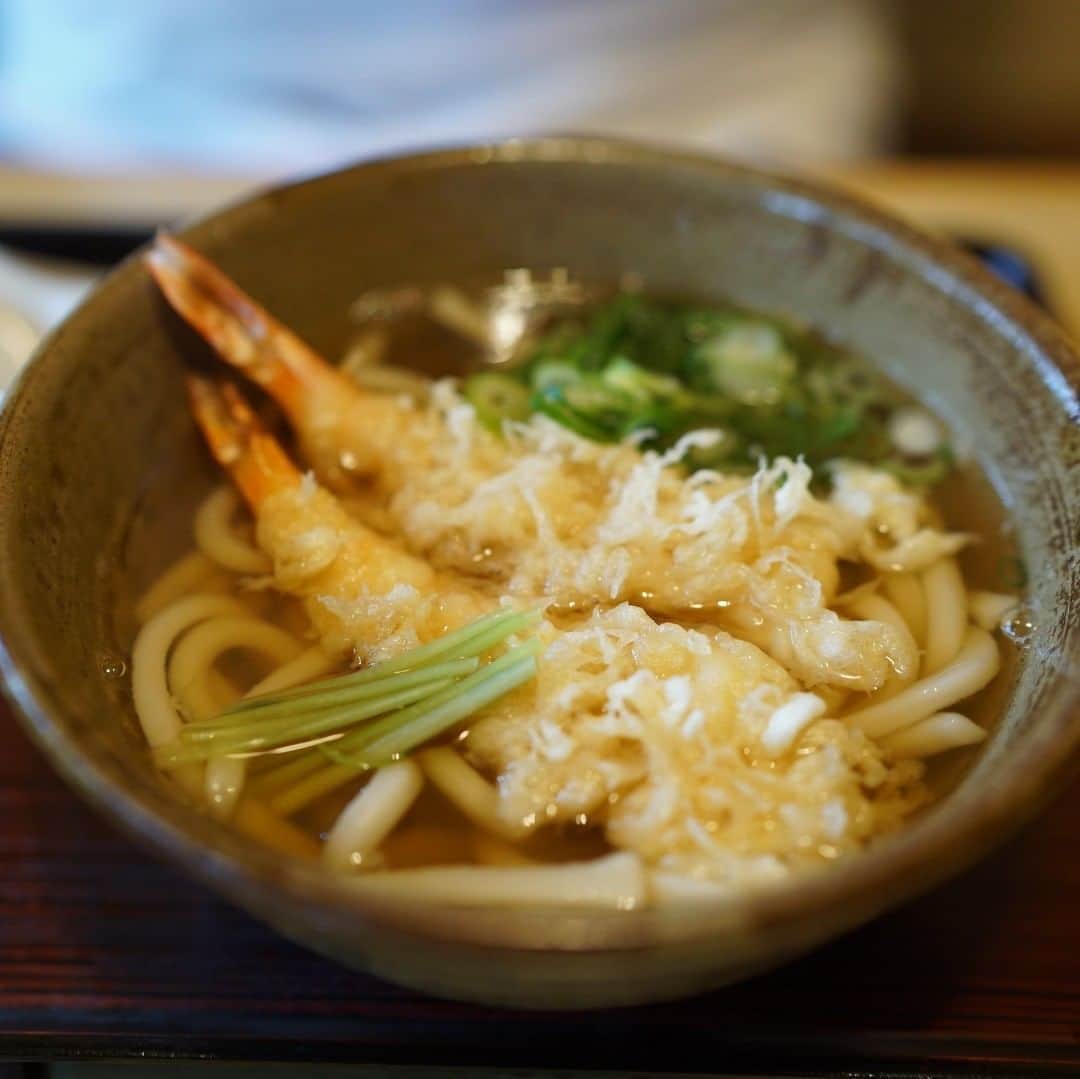 うどんが主食さんのインスタグラム写真 - (うどんが主食Instagram)「#うどんが主食 #天ぷらうどん #京都 #旨み #天ぷら #うどん　 #九条ネギ #和食 #美味い #グルメ #平安神宮 #美味い #京都うどん  #日本 #foodstagram #Japan #washoku #udon #food #ramen #noodle #noodles #soup #amazing #good #nice #tenpura #beautiful #fashion #love #gourmet」5月21日 8時05分 - alwaysudon