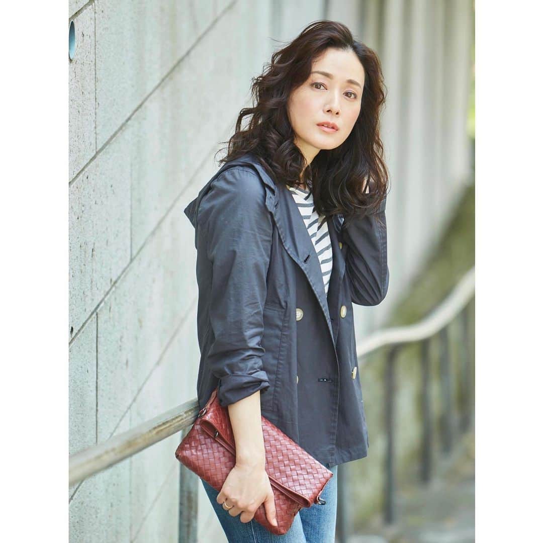 竹中友紀子のインスタグラム：「#作品撮影  #カメラ ... #馬場紹升 さん #ヘアメイク ... #sai さん #モデル ... #竹中友紀子  Saiさんの、私のクセを生かして作ってくださるヘアスタイリングがいつもお気に入り✨ #天パ #天然パーマ #クセ毛 #クセ毛アレンジ」