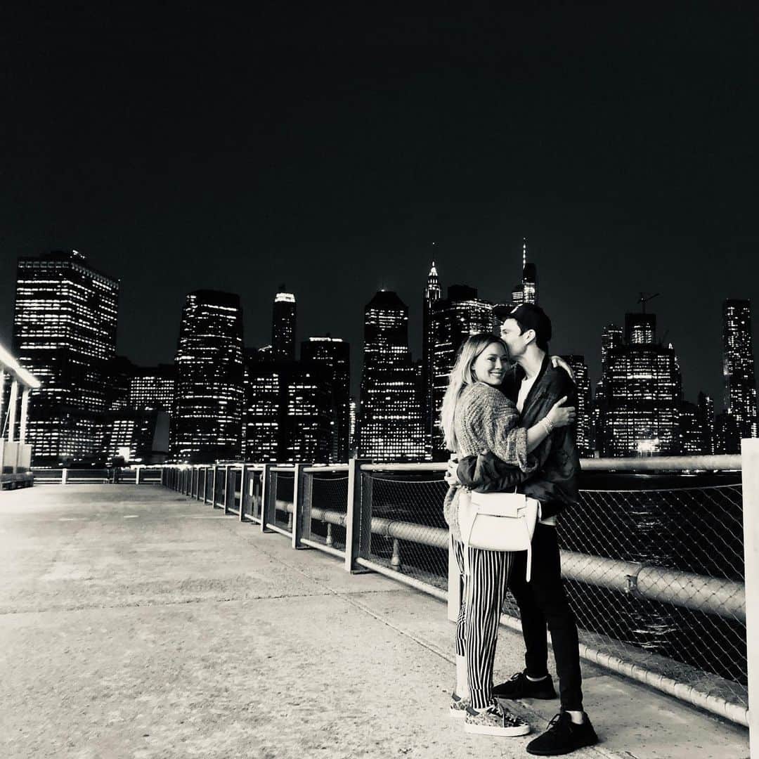 のインスタグラム：「See you soon New York. Thanks for being the hum and backdrop during a beautiful chapter of our life.」