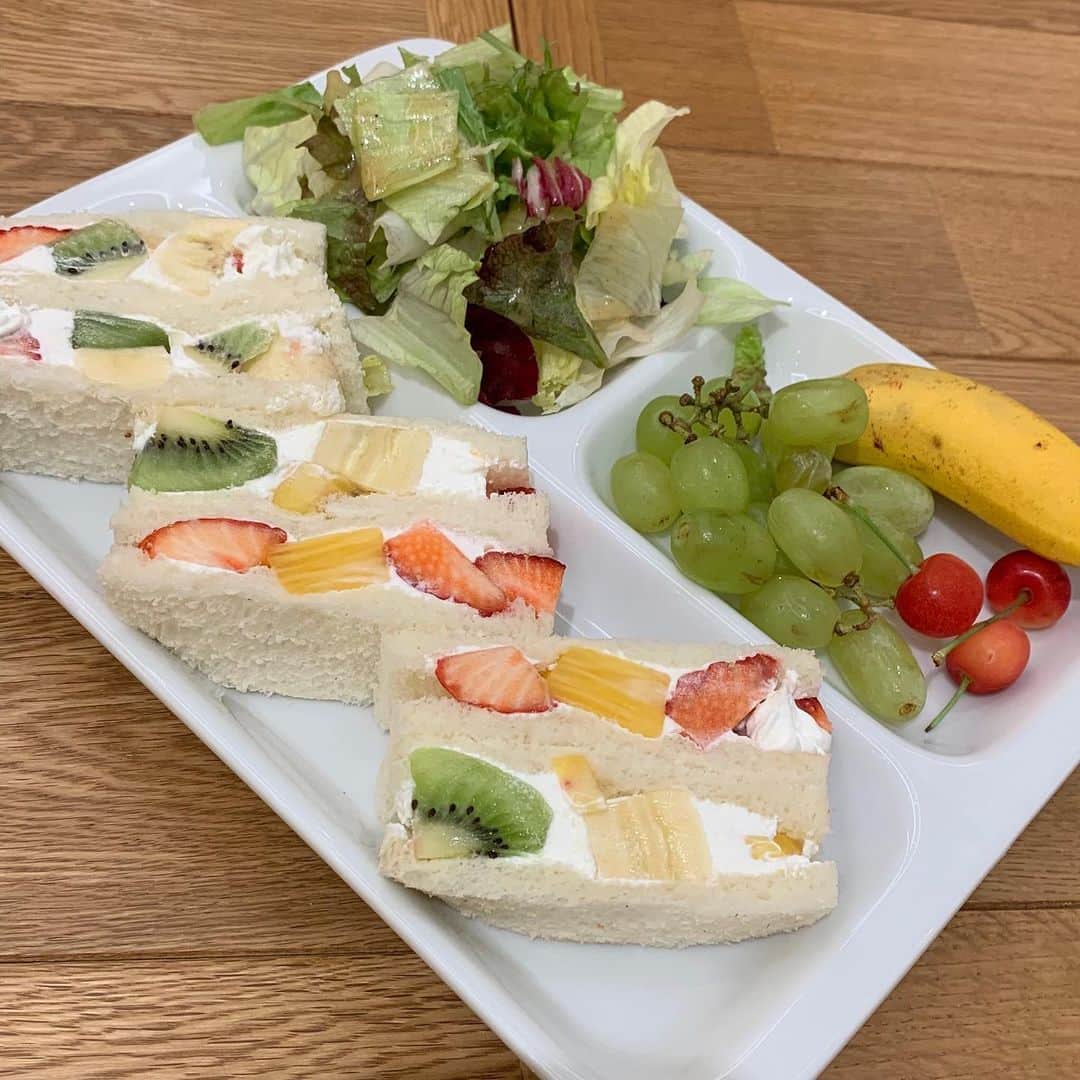 水木一郎さんのインスタグラム写真 - (水木一郎Instagram)「先日初めて食べた牛ハラミのタリアータが食べたくなってスタッフとまた食べに行ったZ! フルーツサンドも美味しかったな〜 #dinner #Fruitdinner #牛ハラミのタリアータ #フルーツサンド #水木一郎  #ichiromizuki」5月21日 8時20分 - ichiromizuki