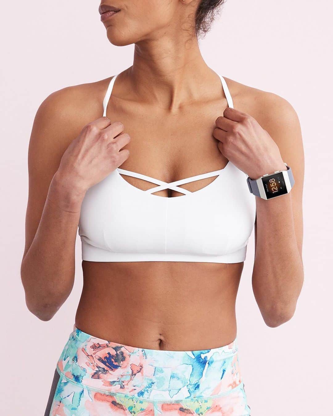ロック&リパブリックのインスタグラム：「Real-time tracker technology. Water-resistant design. Ready-for-anything attitude. 💪Tap to shop Fitbits. #mondaymotivation #Kohls」