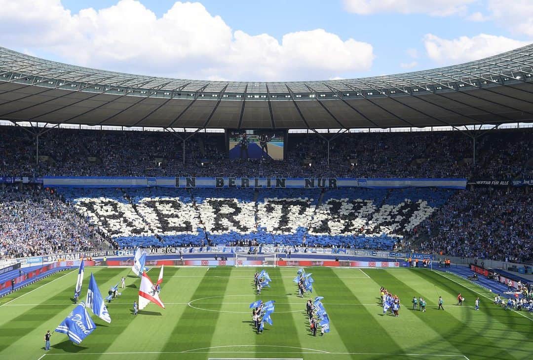 ヘルタ・ベルリンさんのインスタグラム写真 - (ヘルタ・ベルリンInstagram)「Es war ein außergewöhnliches Erlebnis mit euch! Wir blicken voller Stolz auf unseren Vielfalts-Spieltag zurück. Den Nachbericht findet ihr in unserer Story. ❤️🧡💛💚💙💜#HerthafürVielfalt #berlin #olympiastadion #hahohe #herthabsc」5月20日 23時34分 - herthabsc