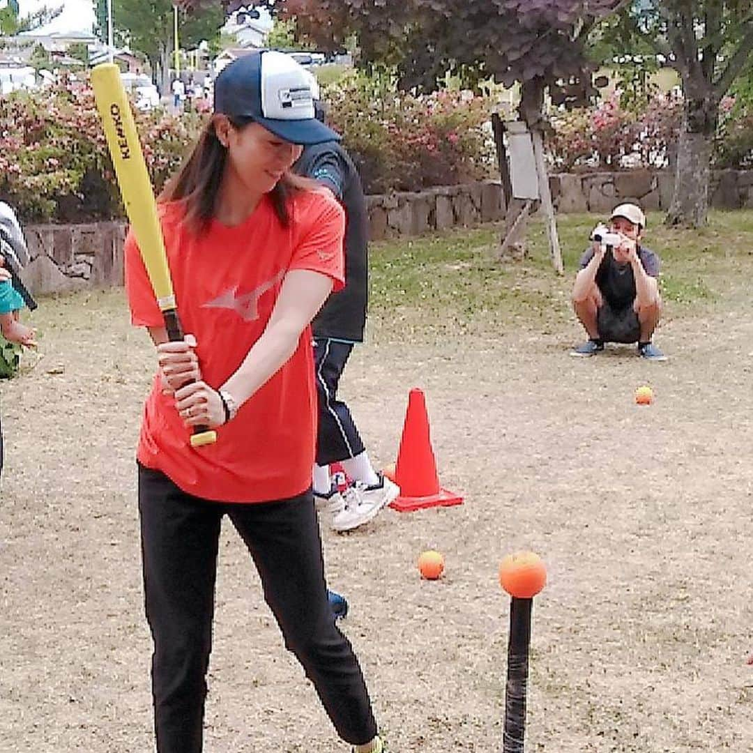 寺川綾さんのインスタグラム写真 - (寺川綾Instagram)「高松スポーツフェスティバル2019続き☀️ スイムレッスンが終わった後は➡️踏んだうどん生地をのばして切って➡️茹でている間、うどんについて学び➡️美味しく頂き➡️リベンジのティーバッティング➡️トランポリン➡️その他もたくさんのスポーツにチャレンジさせていただきました。 最高に楽しかったです。 ありがとうございました😊 #高松スポーツフェスティバル2019 #高松市 #うどん県 #スポーツ #充実した1日 #筋肉痛Monday💪😎 #お世話になりました🙇‍♀️」5月20日 23時54分 - terakawaaya_official