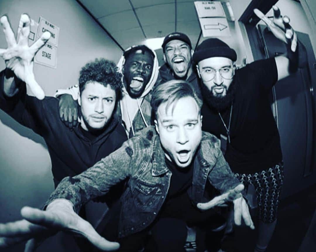 オリー・マーズさんのインスタグラム写真 - (オリー・マーズInstagram)「Was always destined to be in a lad band! Don’t think our fans are ready for it 🤪 Love these lads @raksuraksu 👊🏻💯♥️」5月20日 23時50分 - ollymurs