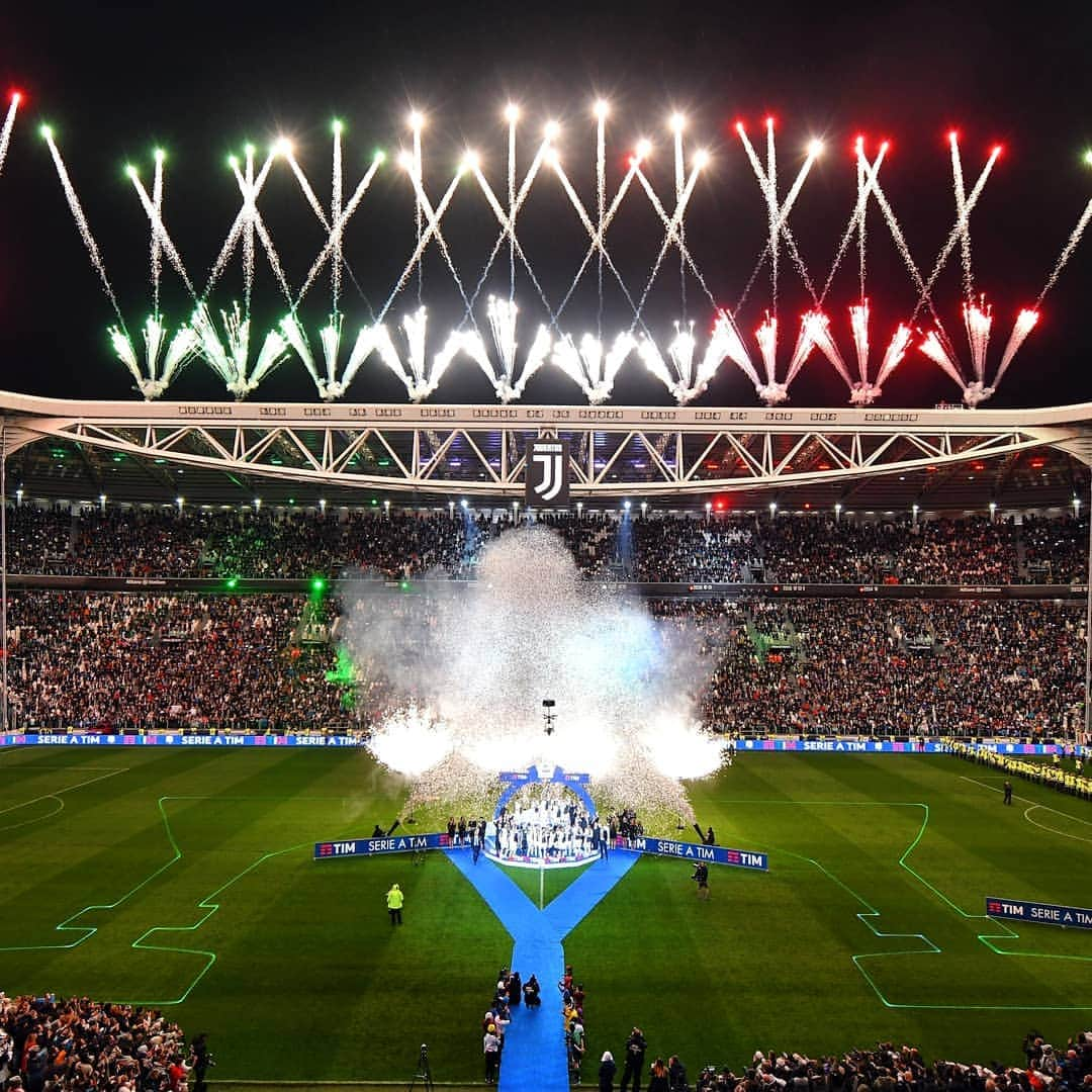 ユヴェントスFCさんのインスタグラム写真 - (ユヴェントスFCInstagram)「What a #W8NDERFUL show last night at our home! 😍🎆」5月21日 0時08分 - juventus