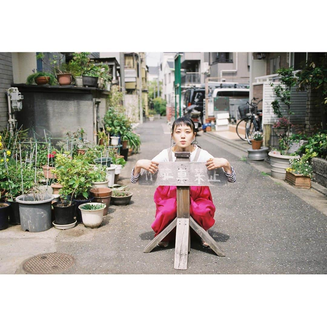 奈緒さんのインスタグラム写真 - (奈緒Instagram)「. 「私が撮りたかった女優展」 はじまります 是非見に来てください☺︎ 6/1 (土) - 6/3 (月) 10:00〜20:00 (最終日のみ 18:00 まで) WHITE ROOM 代官山 入場料 500円」5月21日 0時21分 - sunaosquare