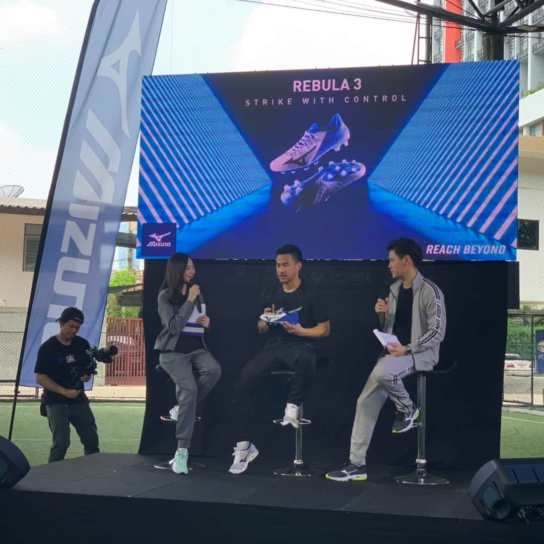 岡崎慎司さんのインスタグラム写真 - (岡崎慎司Instagram)「#MIZUNO#タイ🇹🇭♥️#REBULA3」5月21日 0時27分 - shinjiokazaki_official