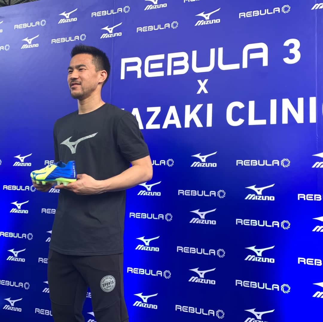 岡崎慎司のインスタグラム：「#MIZUNO#タイ🇹🇭♥️#REBULA3」