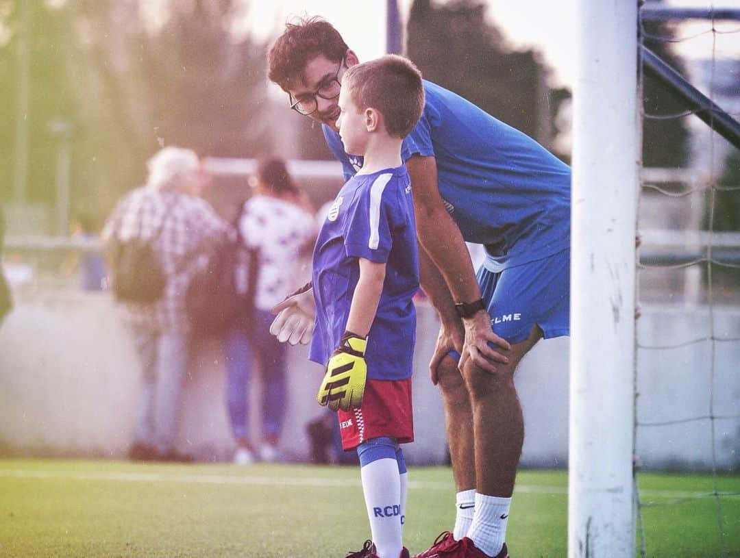 RCDエスパニョールさんのインスタグラム写真 - (RCDエスパニョールInstagram)「⚽ Aquest estiu, tecnifica’t amb l’Espanyol de Barcelona! - El Campus de Sant Adrià del Besòs es farà del 25 de juny al 26 de juliol. - El Campus a El Collell, del 30 de juny al 5 de juliol. Dirigits a jugadors nascuts entre el 2003 i el 2013. ⚠ Places limitades! 😃 Millora les teves habilitats tècniques i tàctiques amb nosaltres! Aprèn, evoluciona i diverteix-te amb els Campus que organitzem! 👉 Inscripcions, al nostre web! 📨 Per a més informació, podeu contactar a ciutat.esportiva@rcdespanyol.com o trucar al 934622198!」5月21日 0時40分 - rcdespanyol