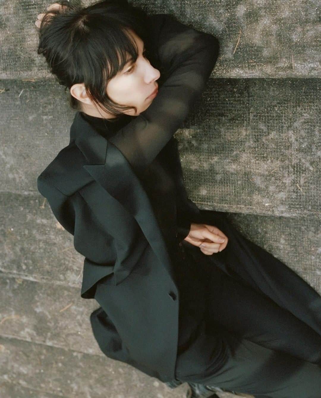 Dazed Magazineさんのインスタグラム写真 - (Dazed MagazineInstagram)「@ysl-muse, actress, and musician with the @kimletgordon stamp of approval, @jamiebochert is the answer to the meaning of cult. ⠀ ⠀ Tap the link in bio to see more of her spring/summer 2019 issue cover shoot for us, on the site now 📲⠀ ⠀ ⠀ Photography @lettyschmiterlow⠀ Styling @elliegracecumming⠀ Hair @davidharborow⠀ Make-up @namiyyy⠀ ⠀ #JamieBochert wears all clothes @anthonyvaccarello for @ysl SS19⠀ ⠀ Taken from the spring/summer 2019 issue of #Dazed」5月21日 1時01分 - dazed
