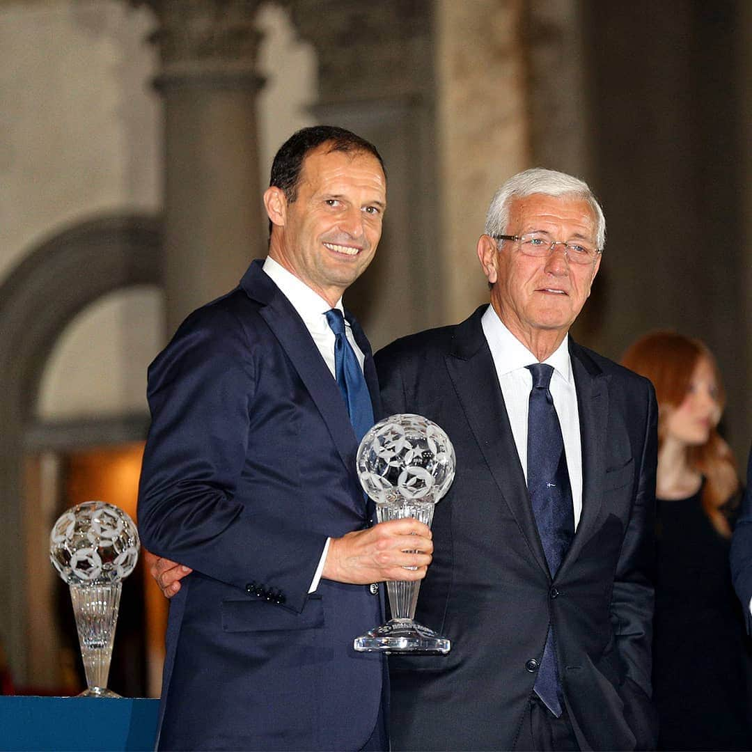 ユヴェントスFCさんのインスタグラム写真 - (ユヴェントスFCInstagram)「Massimiliano Allegri officially joins the other Bianconeri Legends in the italian football Hall of Fame ⭐ #GrazieAllegri」5月21日 1時02分 - juventus