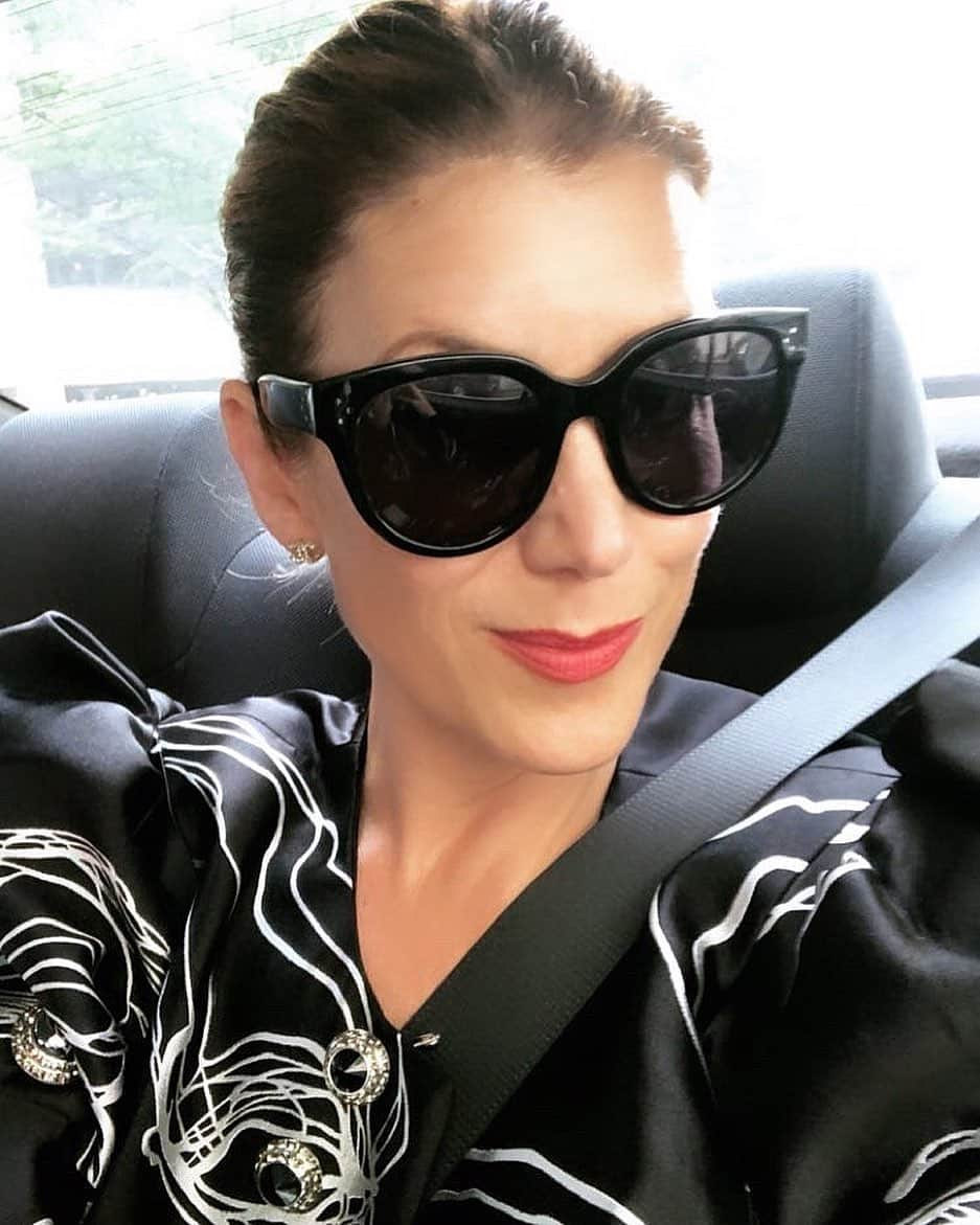 ケイト・ウォルシュさんのインスタグラム写真 - (ケイト・ウォルシュInstagram)「Back at it again with the big shades and car selfies ❤️」5月21日 1時06分 - katewalsh