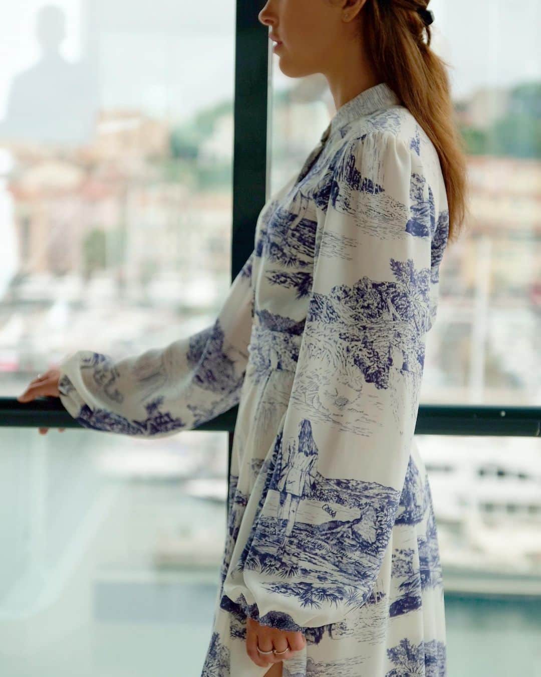 Chloéさんのインスタグラム写真 - (ChloéInstagram)「At the Cannes Film Festival, actress @LynaKhoudri wore a toile de Jouy dress from the #chloeFW19 collection to support her film, Papicha, directed by @Mounia.Meddour  #Cannes2019 #chloeGIRLS #chloe」5月21日 1時12分 - chloe