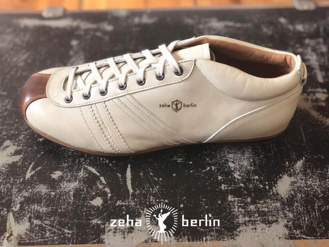 ツェハさんのインスタグラム写真 - (ツェハInstagram)「Carl Hässner LIGA New Collection Now ONLINE!!! #zehaberlin #carlhässner #liga #sneakers #photooftheday #vintagesportswear」5月21日 1時15分 - zehaberlin