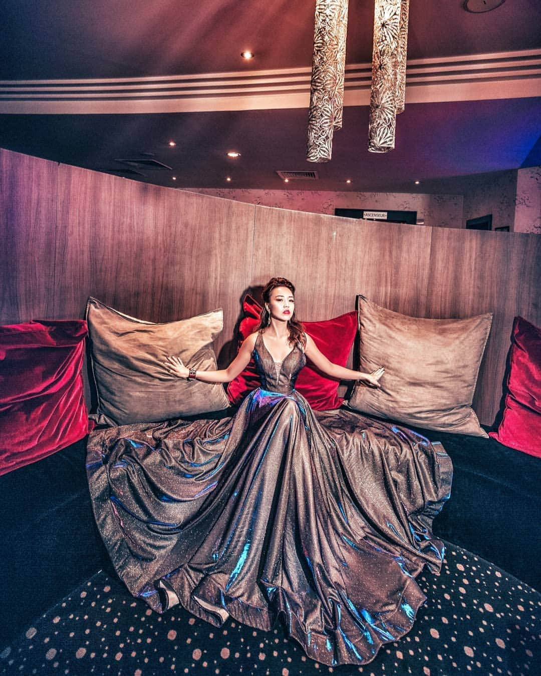 Nicole Chenさんのインスタグラム写真 - (Nicole ChenInstagram)「Enticing life! Making full use of #cannesfilmfestival to do amazing #photoshoot #success #work #fashionstyle #fashionlifestyle #beautiful #cannes #france #gowns #photograomphy Gown :  @lizcamiliacouture Photos :@valeri_irina  @photographer_irinavaleri」5月21日 1時24分 - nicolechen.tv