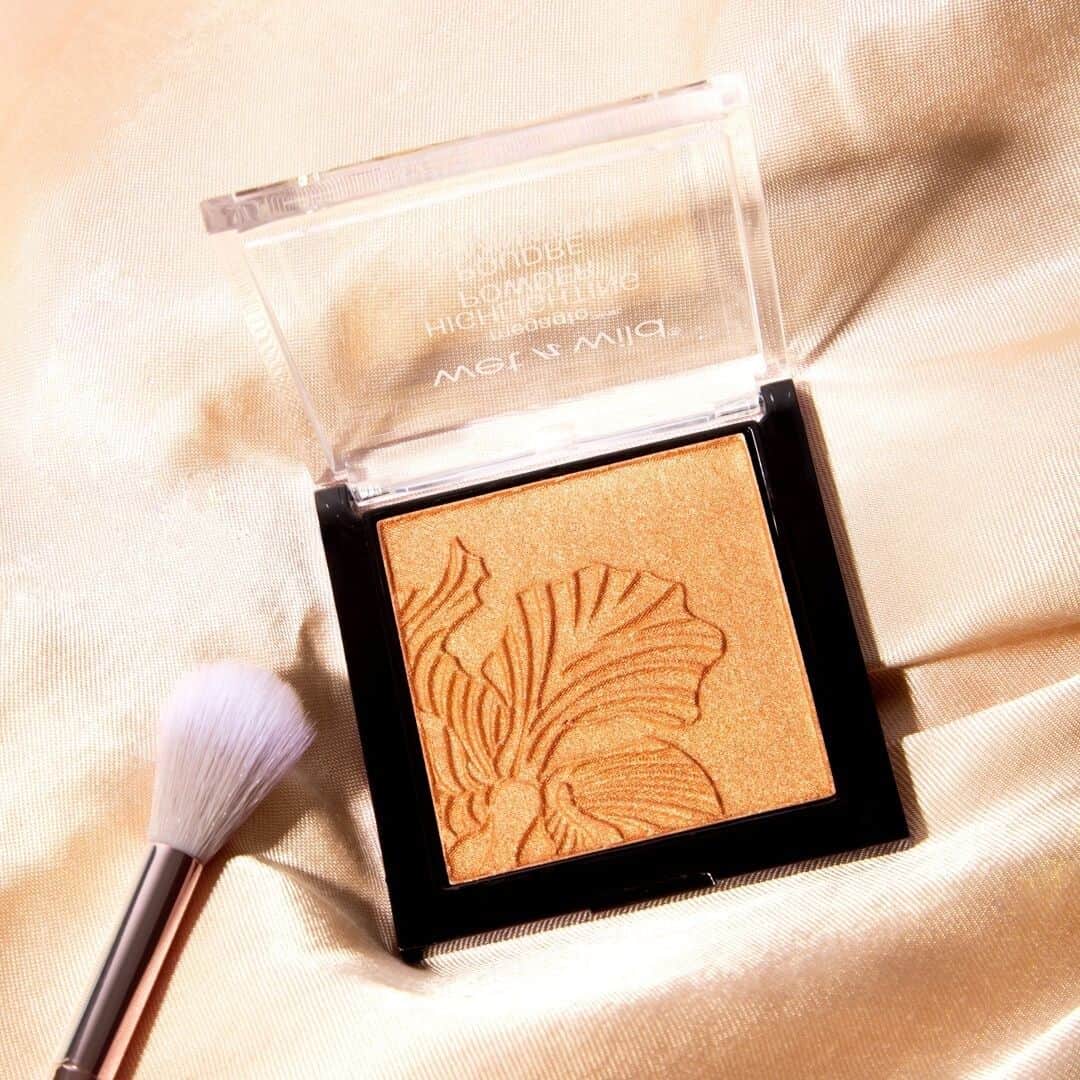 wet'n wild beautyさんのインスタグラム写真 - (wet'n wild beautyInstagram)「Shine bright 👏 Our Mega Glo Highlighting Powder in Awesome Blossom will guarantee your makeup look is always Mega Glo-rious!⠀⠀⠀⠀⠀⠀⠀⠀⠀ ⠀⠀⠀⠀⠀⠀⠀⠀⠀ #wetnwildbeauty #crueltyfree #makeup #beauty #vegan #veganbeauty」5月21日 1時30分 - wetnwildbeauty