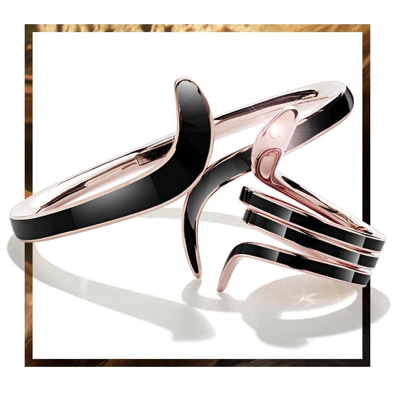 ダミアーニさんのインスタグラム写真 - (ダミアーニInstagram)「#DamianiEden jewels are made to seduce. The sinuous rose gold and black ceramic spirals elegantly twist around the wrist and the finger creating elegant and vibrant shading.  #DamianiEditorial on the latest issue of @lofficielkz #Damiani」5月21日 1時30分 - damianiofficial