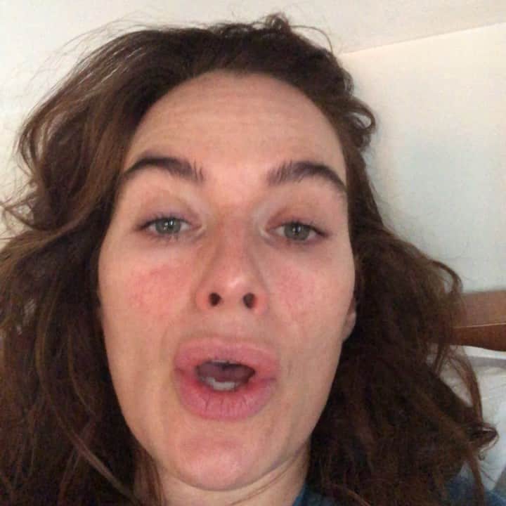 レナ・ヘディのインスタグラム：「THANKYOU THANKYOU. Last push 💪💗💗💗💗」