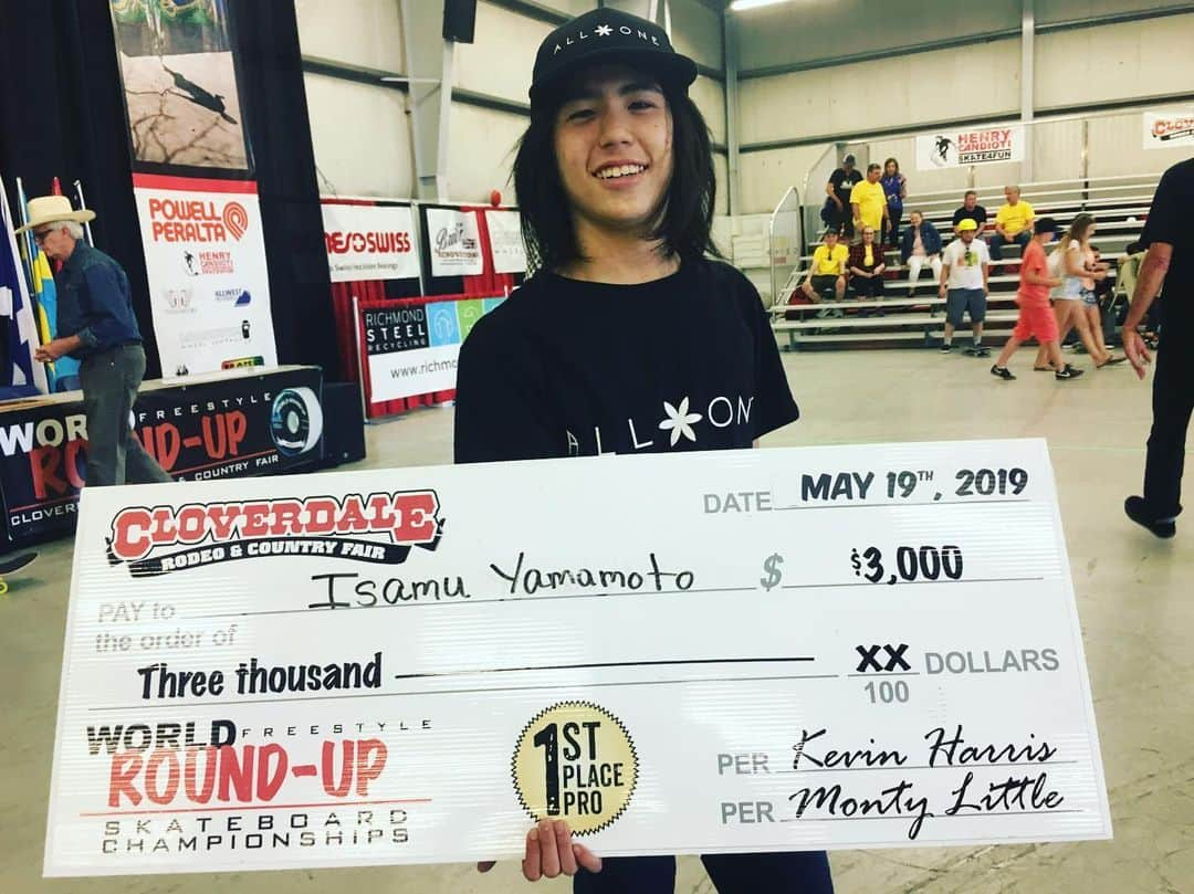 山本勇さんのインスタグラム写真 - (山本勇Instagram)「world round up 2019 優勝🏆Victory皆様ありがとうございました🇨🇦🇯🇵❤️💕㊗️🎉 So happy to win the 1st place 3 times in a row! #powellperalta #fscom #goodskates #nrsf #allone #vantandesignhighschool」5月21日 1時39分 - isamuism