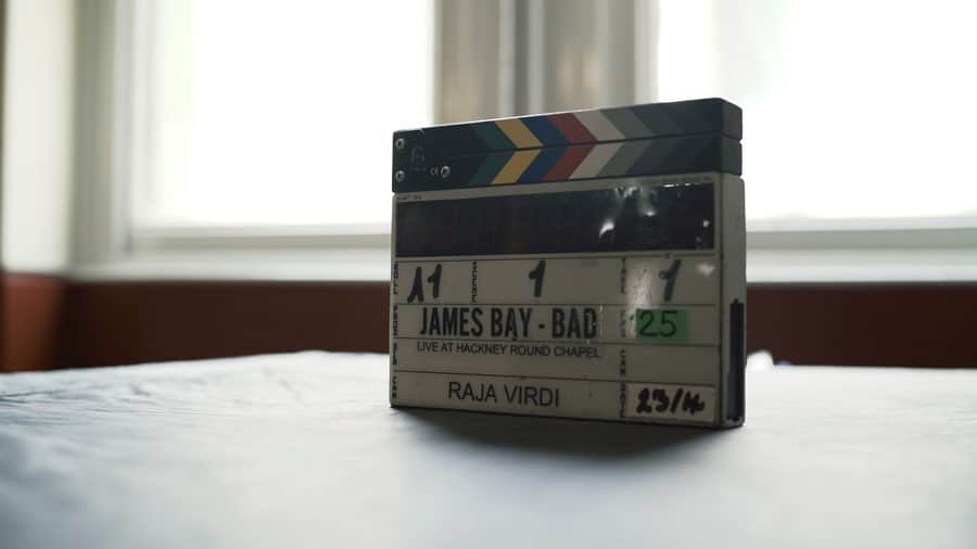 ジェームズ・ベイさんのインスタグラム写真 - (ジェームズ・ベイInstagram)「Behind the scenes of the live version of Bad! 📷 @cam_sander」5月21日 1時48分 - jamesbaymusic