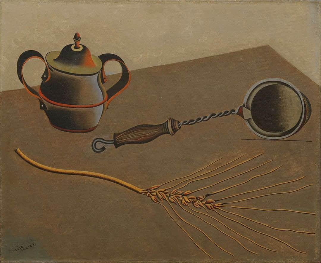 ニューヨーク近代美術館さんのインスタグラム写真 - (ニューヨーク近代美術館Instagram)「“I look through the kitchen for humble things, any kind of thing, an ear of a corn, a grill, and make a picture from them. In order to give a communicative emotion to these things, we must love them enormously. If you don’t, you can be sure that you will do a picture of no interest at all.” –#JoanMiró, now on view in "Joan Miró: Birth of the World" mo.ma/joanmiro … [Credit: Joan Miró. “Still Life I.” Montroig and Paris, July 1922-spring 1923. Oil on canvas. Purchase. © 2019 Successió Miró / Artists Rights Society (ARS), New York / ADAGP, Paris] #joanmiro」5月21日 1時59分 - themuseumofmodernart