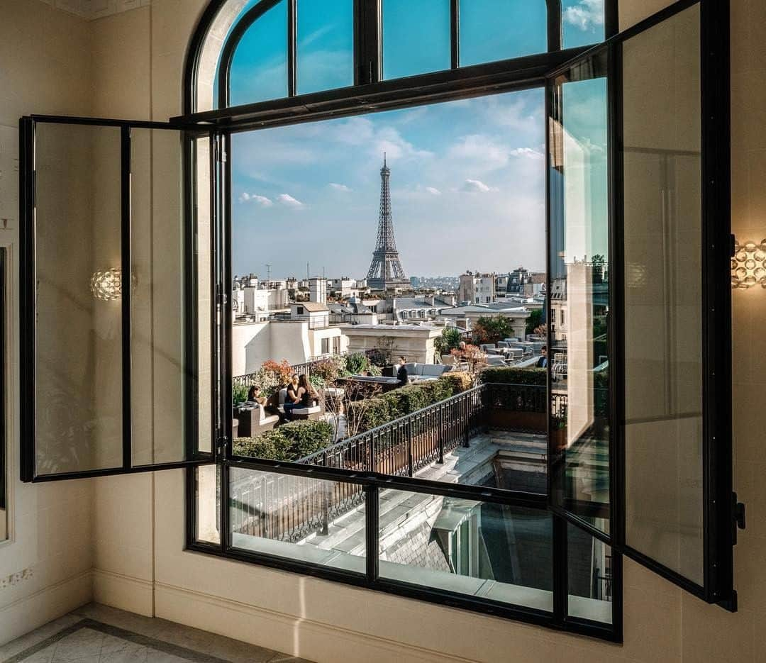 The Peninsula Hotelsさんのインスタグラム写真 - (The Peninsula HotelsInstagram)「@mrjhigg captures a view to remember through @thepeninsulaparis’s window. . . . . . . . #peninsulahotels #luxuryhotels #luxuryhotelexperience #luxurytravel #travel #beautifuldestinations #welltraveled #traveldiaries #jetset #jetsetter #hotel #hotellife」5月21日 2時02分 - peninsulahotels