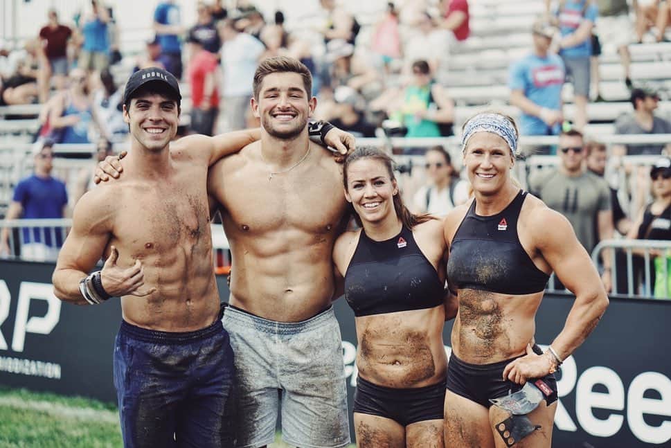 Camille Leblanc-Bazinetさんのインスタグラム写真 - (Camille Leblanc-BazinetInstagram)「OMG what a great weekend!!! “ I hadn’t had this much fun training with a group of folks like that in a very very long time! We worked hard all had a great attitude and mindset and learned so much!!! “ If you don’t know already I AM GOING TEAM with these guys to the crossfit games and I already can’t wait to meet up again and train!!! “  Thanks @roguefitness for the amazing events and all the volunteers, spectators, medical team, security team, judges, vendors and everyone that cane to be part of this event!!! @alecsmith8 @jessicargriffith @cmooneycf」5月21日 2時07分 - camillelbaz