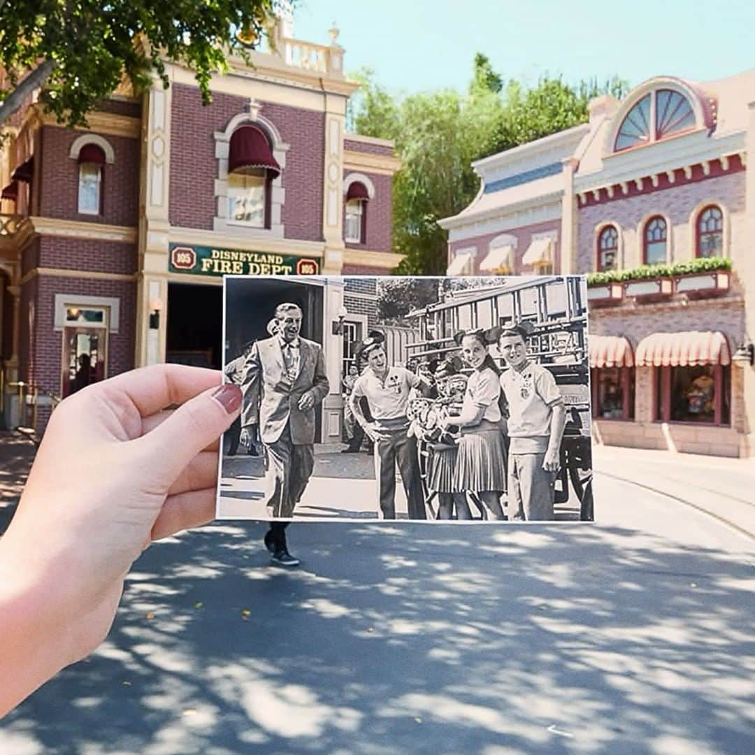 Disneyさんのインスタグラム写真 - (DisneyInstagram)「The magic of @disneyland is truly timeless. #DisneyThenAndNow」5月21日 3時00分 - disney