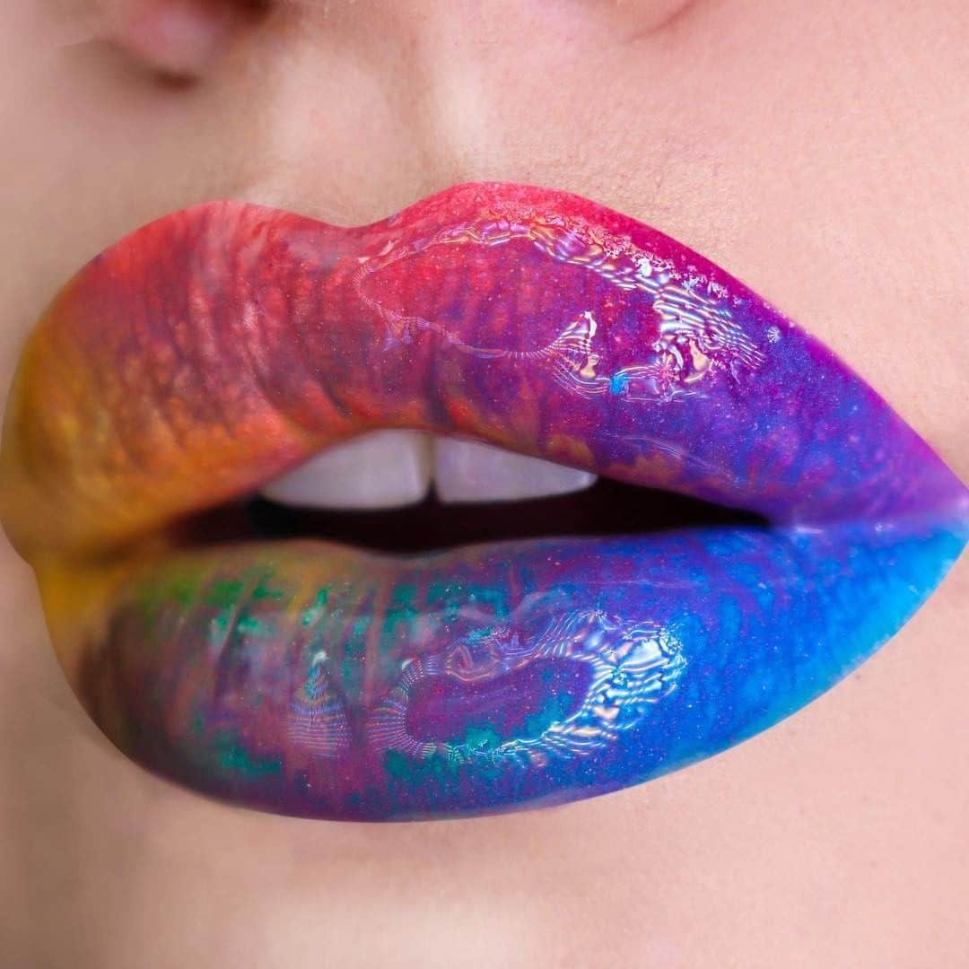 NYX Cosmeticsさんのインスタグラム写真 - (NYX CosmeticsInstagram)「Loving this colorful #LOTD by @lipsonfire using our Off Tropic Shadow Palette in 'Hasta La Vista' 🌴☀ || #nyxcosmetics #nyxprofessionalmakeup #crueltyfreebeauty」5月21日 3時04分 - nyxcosmetics