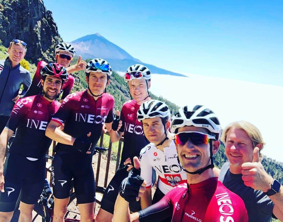 クリス・フルームさんのインスタグラム写真 - (クリス・フルームInstagram)「A beautiful day riding above the clouds ☀️🚴🏻‍♂️😁🌋」5月21日 4時08分 - chrisfroome