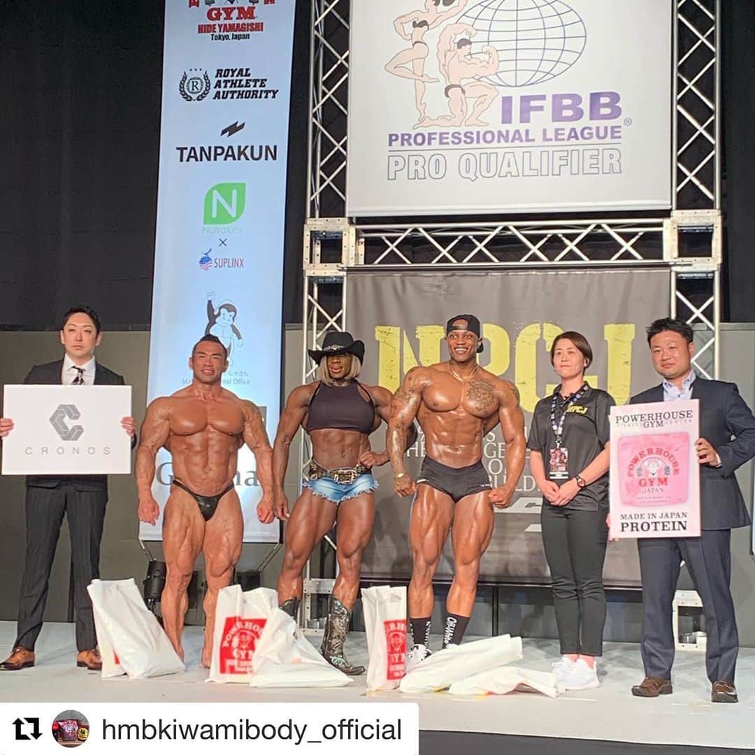 Hidetada Yamagishiさんのインスタグラム写真 - (Hidetada YamagishiInstagram)「Hidetada Yamagishi Iris Kyle Japan Classic was a huge success. Thank you so much for our sponsors @gaspari @nutrakey @cronos_apparel @tanpakunjp @powerhousegym_tokyojapan @friendsfarms @hmbkiwamibody_official Special thanks to @brvndonflexx for amazing guest posing! congratulations to all athletes participated in our show. Next IFBB Pro will be you!」5月21日 4時09分 - hideyamagishi