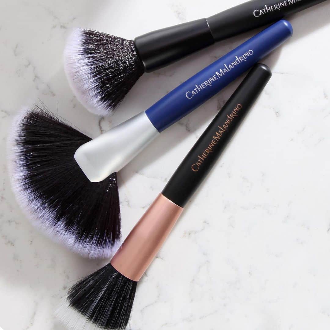 のインスタグラム：「For our beauty babes. #catherinemalandrino #catherinecatherine #makeup #makeupbrushes #cosmetics #beauty #skincare」